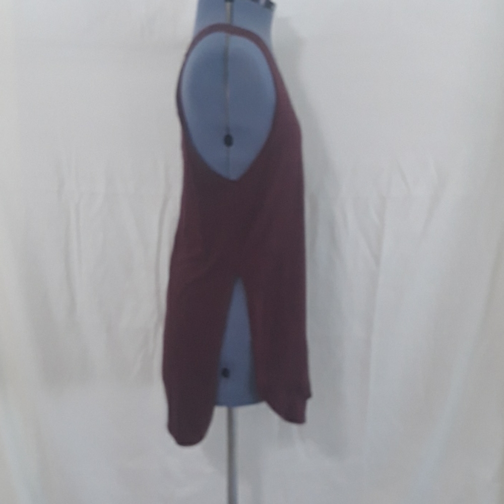 LULULEMON TOP